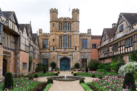 tudor houses in england|facts about rich tudor houses.